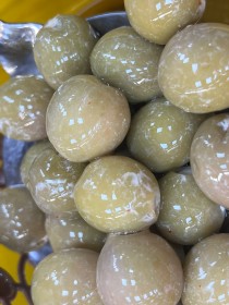 زيتون مع لبنة